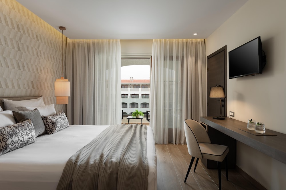 Theartemis Palace — Rooms in Rethymnon