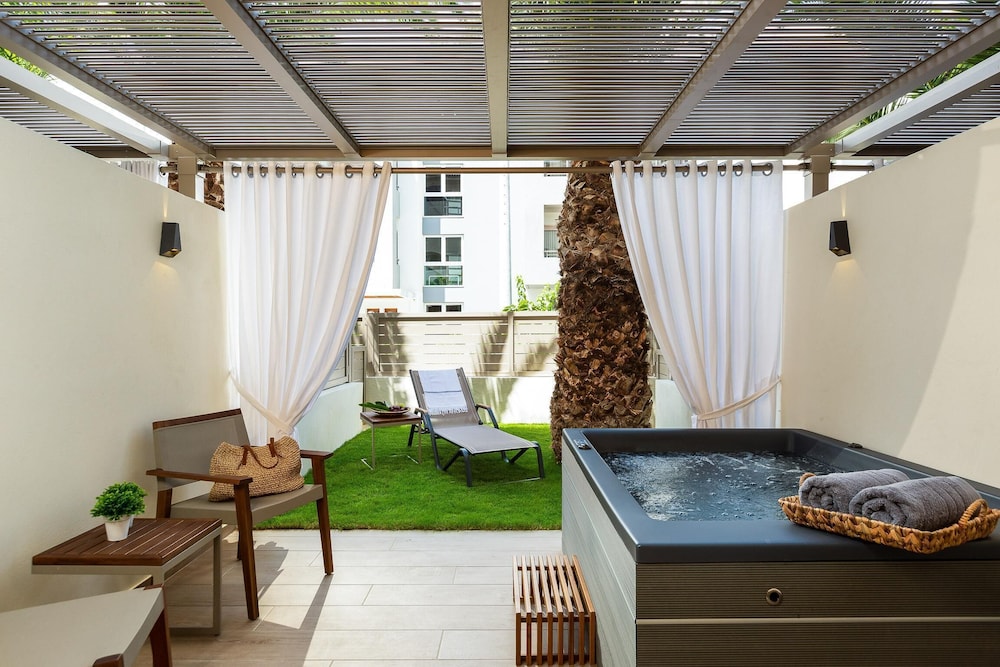 Theartemis Palace — Rooms in Rethymnon