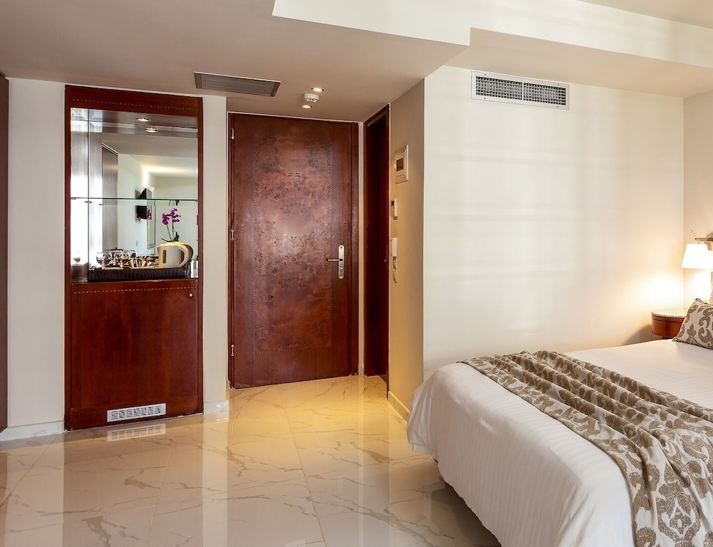 Theartemis Palace — Rooms in Rethymnon