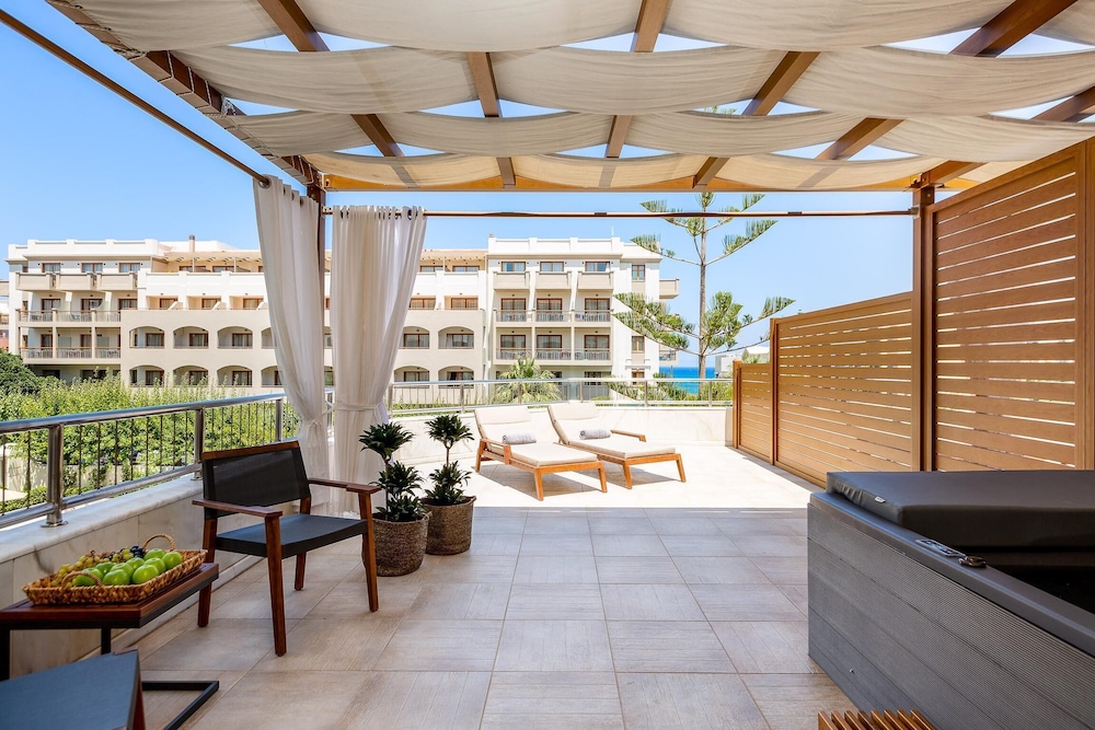 Theartemis Palace — Rooms in Rethymnon