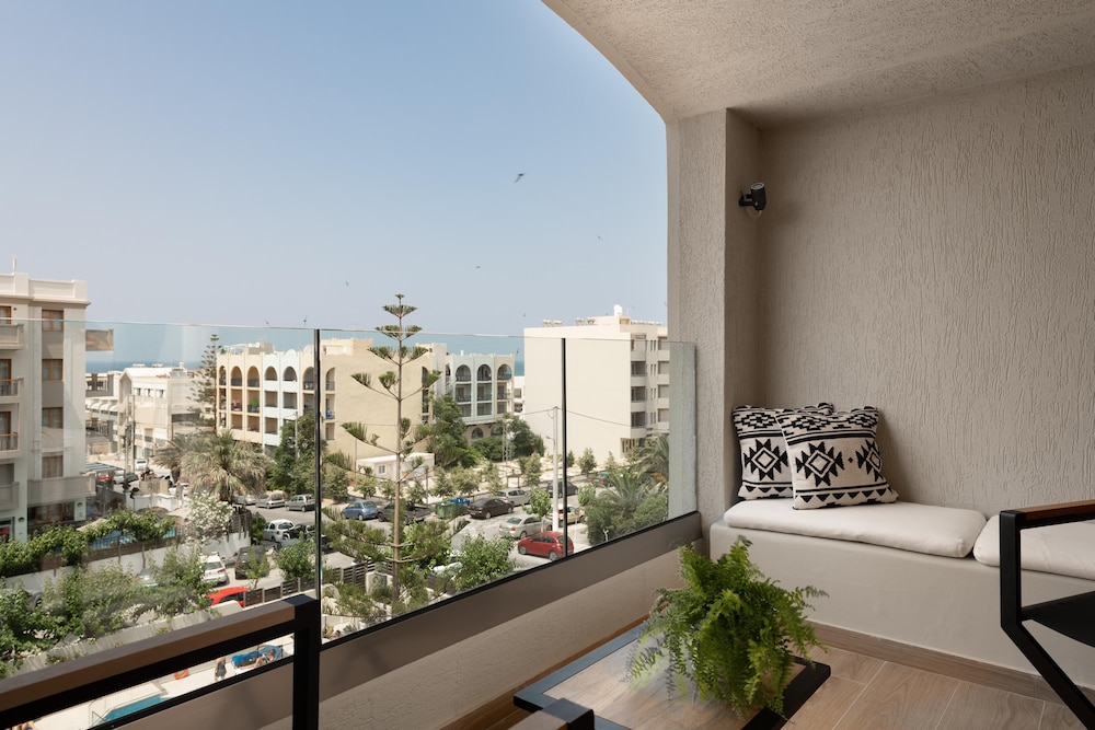 Theartemis Palace — Rooms in Rethymnon