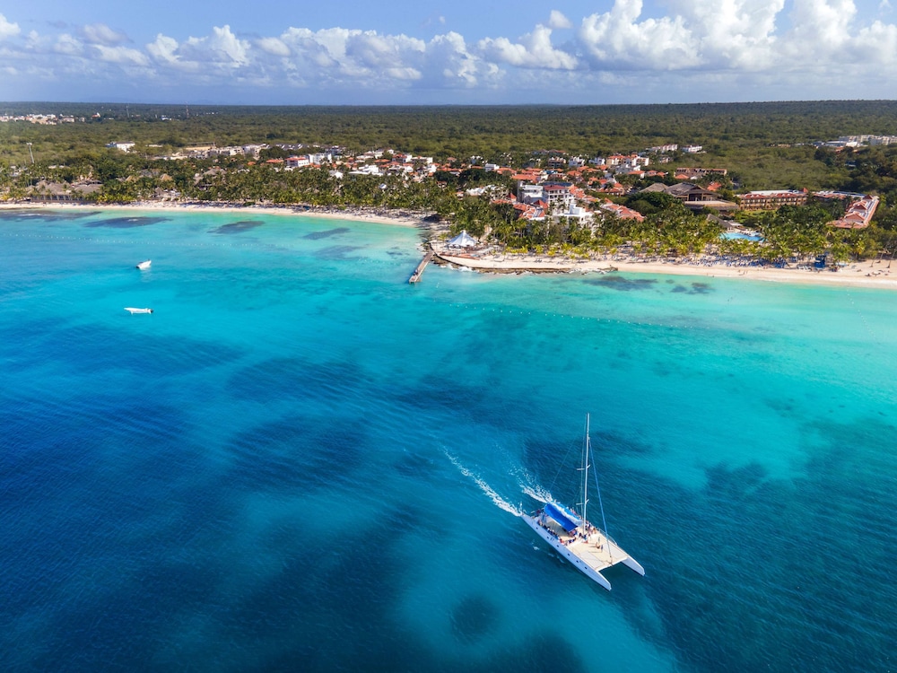 Viva Dominicus Palace by Wyndham, A Trademark Resort — Beach in Bayahibe, La Altagracia