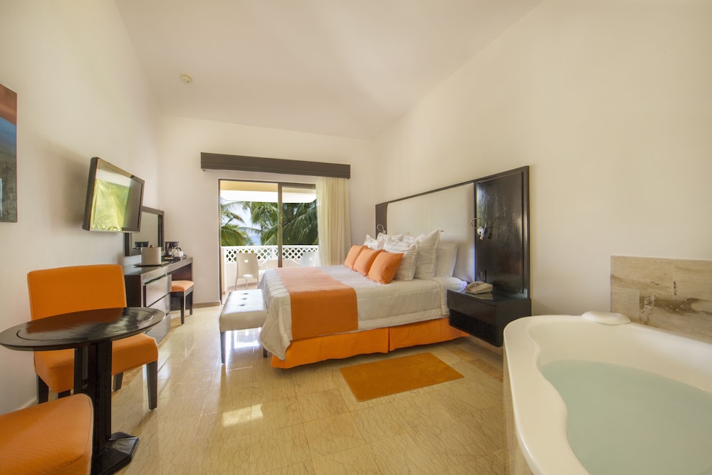 Viva Dominicus Palace by Wyndham, A Trademark Resort — Hotel rooms in Bayahibe, La Altagracia