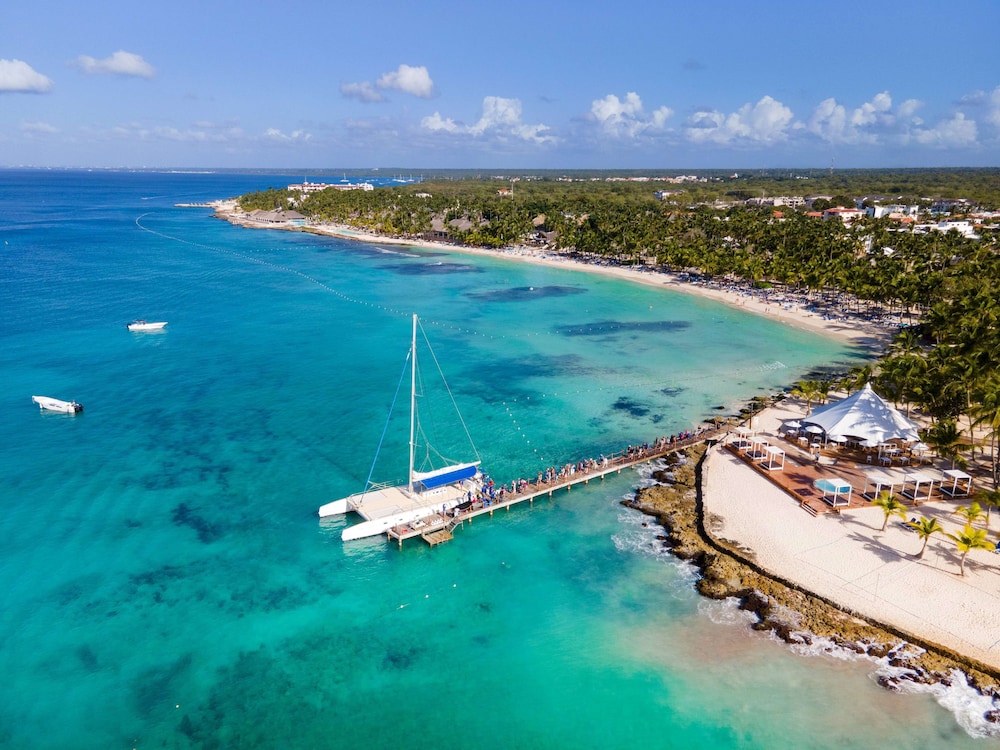 Viva Dominicus Palace by Wyndham, A Trademark Resort — Beach in Bayahibe, La Altagracia
