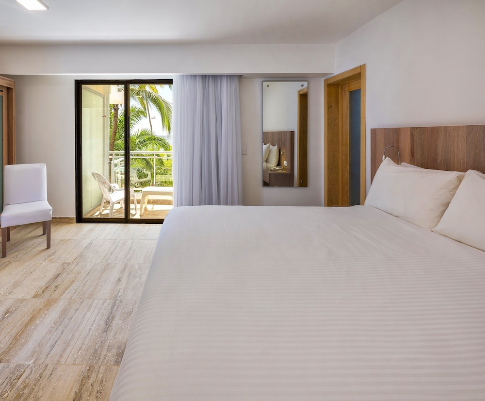 Viva Dominicus Palace by Wyndham, A Trademark Resort — Hotel rooms in Bayahibe, La Altagracia