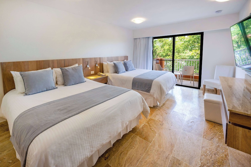 Viva Dominicus Palace by Wyndham, A Trademark Resort — Hotel rooms in Bayahibe, La Altagracia