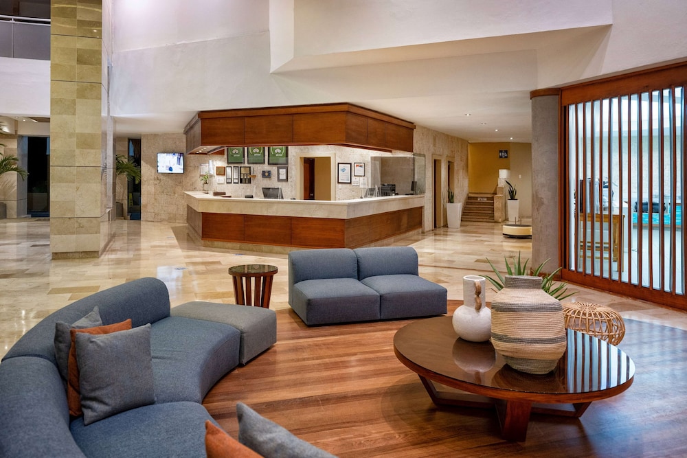 Viva Dominicus Palace by Wyndham, A Trademark Resort — Hotel building in Bayahibe, La Altagracia
