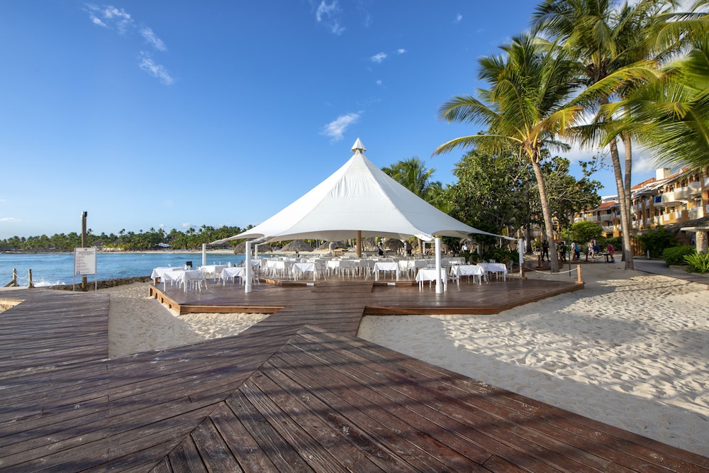 Viva Dominicus Palace by Wyndham, A Trademark Resort — Restaurant & bars in Bayahibe, La Altagracia