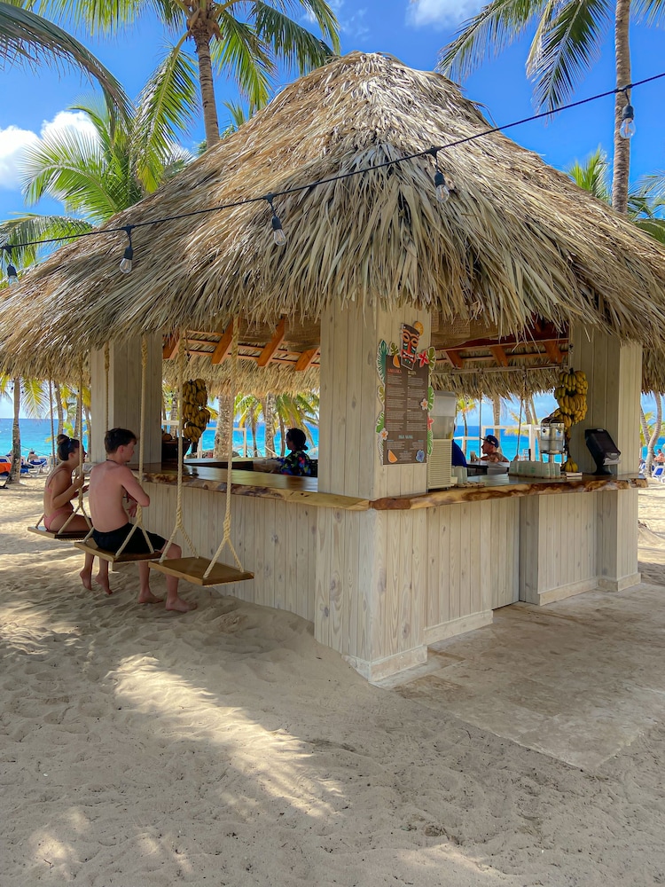 Viva Dominicus Palace by Wyndham, A Trademark Resort — Restaurant & bars in Bayahibe, La Altagracia