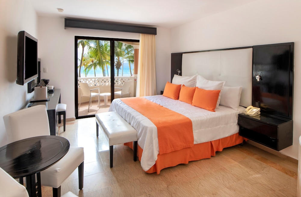 Viva Dominicus Palace by Wyndham, A Trademark Resort — Hotel rooms in Bayahibe, La Altagracia