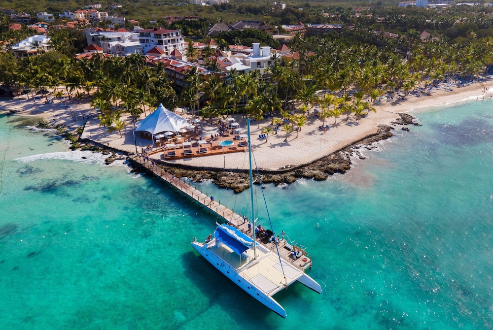 Viva Dominicus Palace by Wyndham, A Trademark Resort — Beach in Bayahibe, La Altagracia