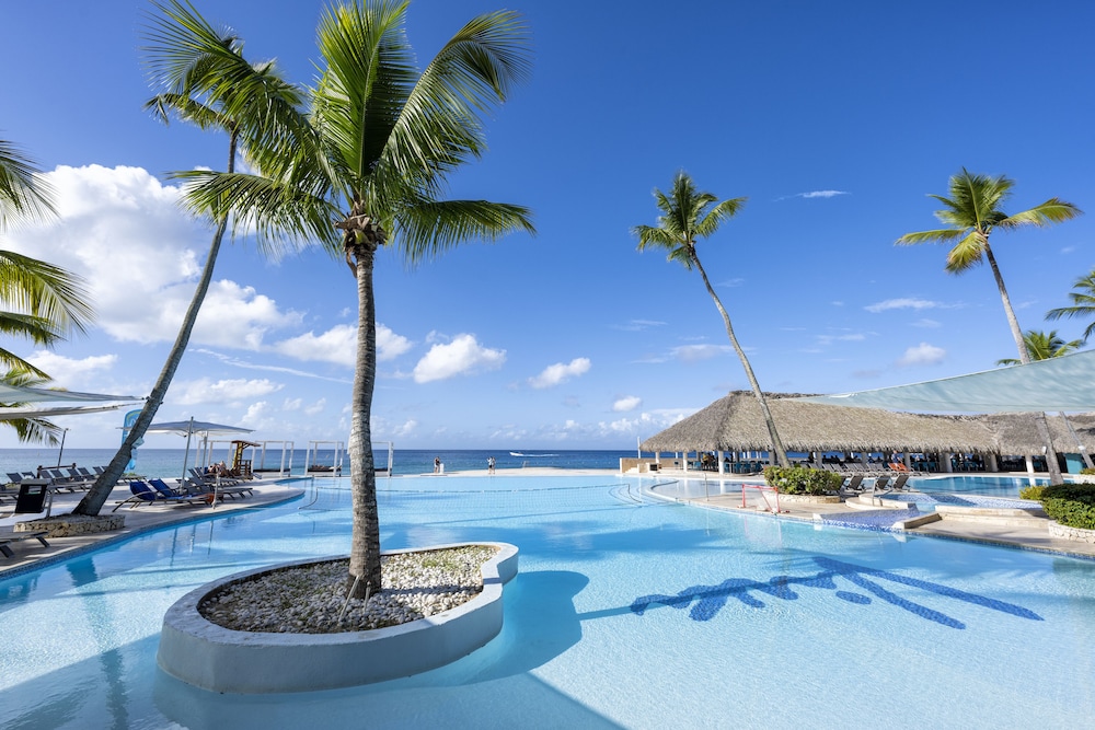 Viva Dominicus Beach by Wyndham, A Trademark All Inclusive — Swimming pool in Bayahibe, La Altagracia