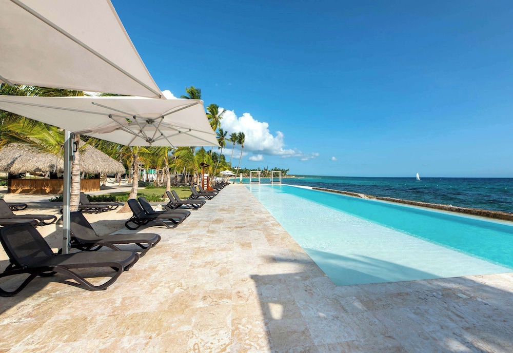 Viva Dominicus Beach by Wyndham, A Trademark All Inclusive — Swimming pool in Bayahibe, La Altagracia