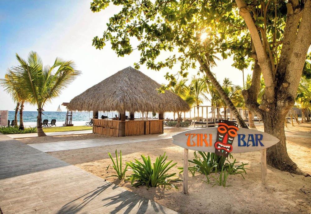 Viva Dominicus Beach by Wyndham, A Trademark All Inclusive — Restaurant & bars in Bayahibe, La Altagracia