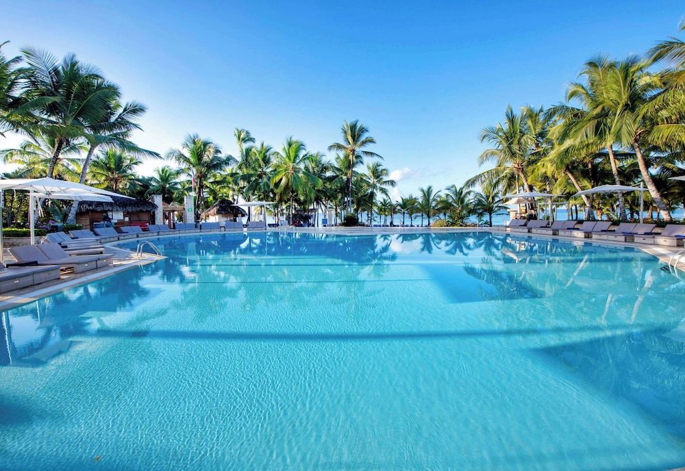 Viva Dominicus Beach by Wyndham, A Trademark All Inclusive — Swimming pool in Bayahibe, La Altagracia