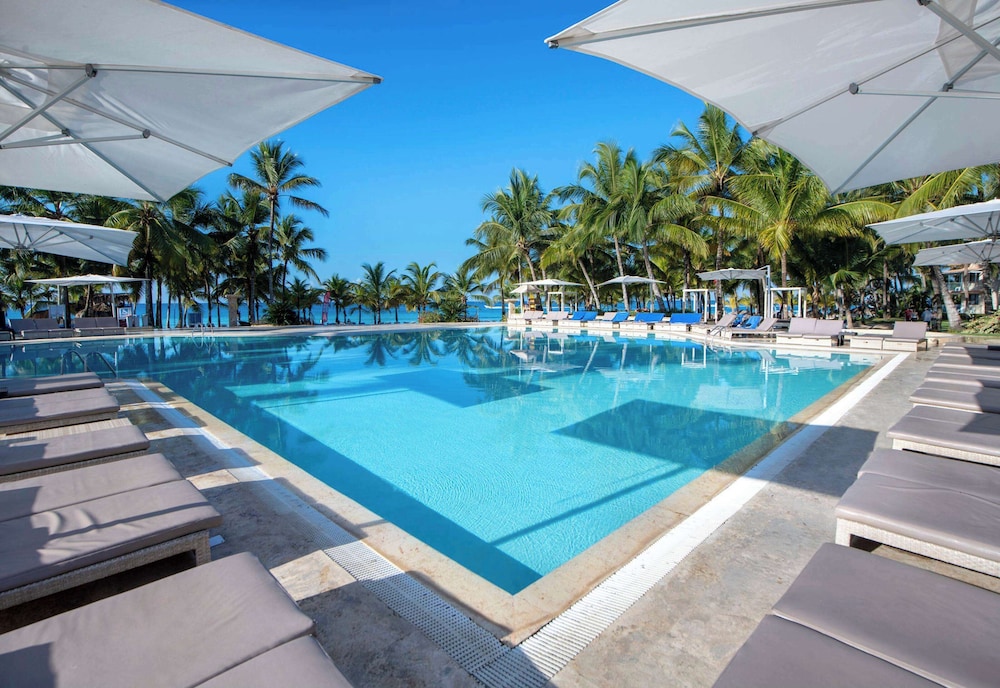 Viva Dominicus Beach by Wyndham, A Trademark All Inclusive — Swimming pool in Bayahibe, La Altagracia