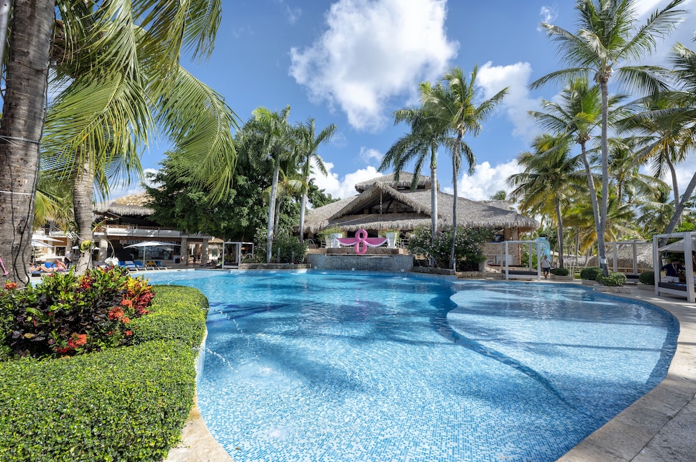 Viva Dominicus Beach by Wyndham, A Trademark All Inclusive — Swimming pool in Bayahibe, La Altagracia