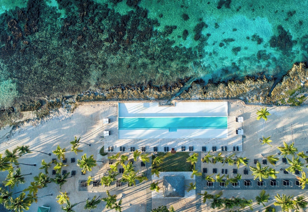 Viva Dominicus Beach by Wyndham, A Trademark All Inclusive — Swimming pool in Bayahibe, La Altagracia