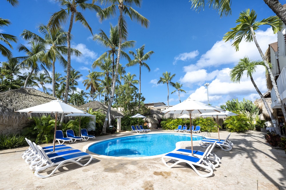 Viva Dominicus Beach by Wyndham, A Trademark All Inclusive — Swimming pool in Bayahibe, La Altagracia
