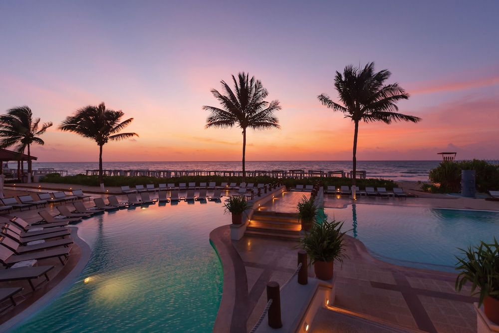 Hyatt Vivid Playa Del Carmen - Adults Only - All Inclusive — Pool in Playa del Carmen, Quintana Roo