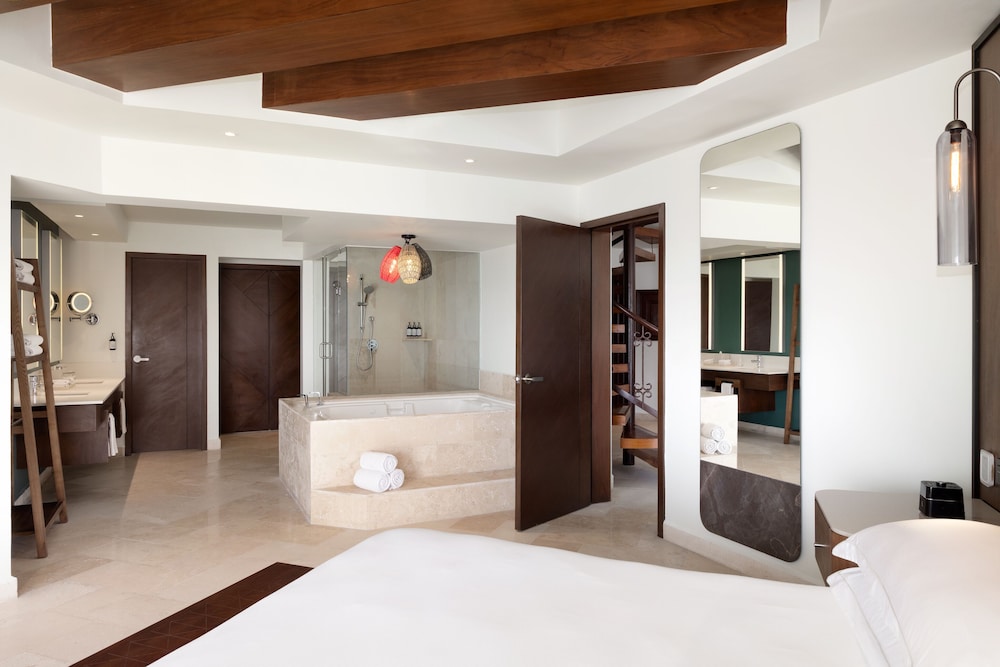 Hyatt Vivid Playa Del Carmen - Adults Only - All Inclusive — Rooms in Playa del Carmen, Quintana Roo