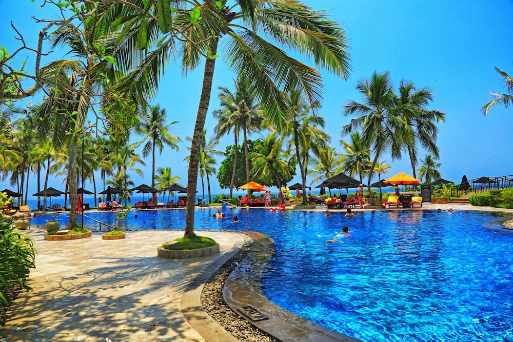 Taj Bentota Resort & Spa — Pool in Bentota