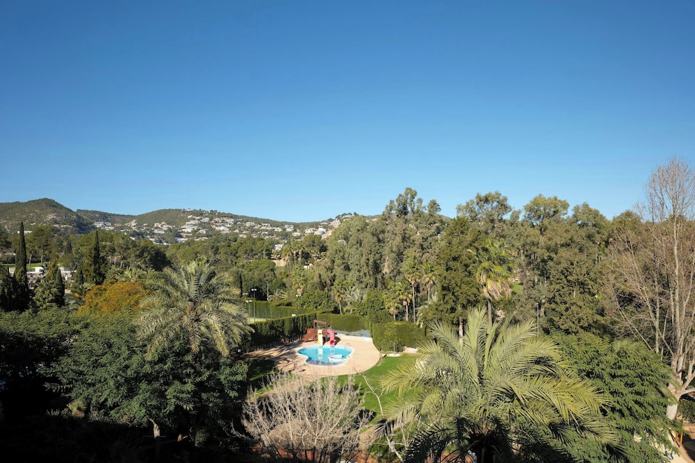 Sheraton Mallorca Arabella Golf Hotel — Swimming pool in Palma de Mallorca, Balearic Islands