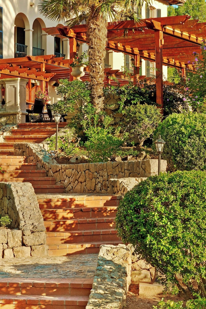 Sheraton Mallorca Arabella Golf Hotel — Hotel building in Palma de Mallorca, Balearic Islands