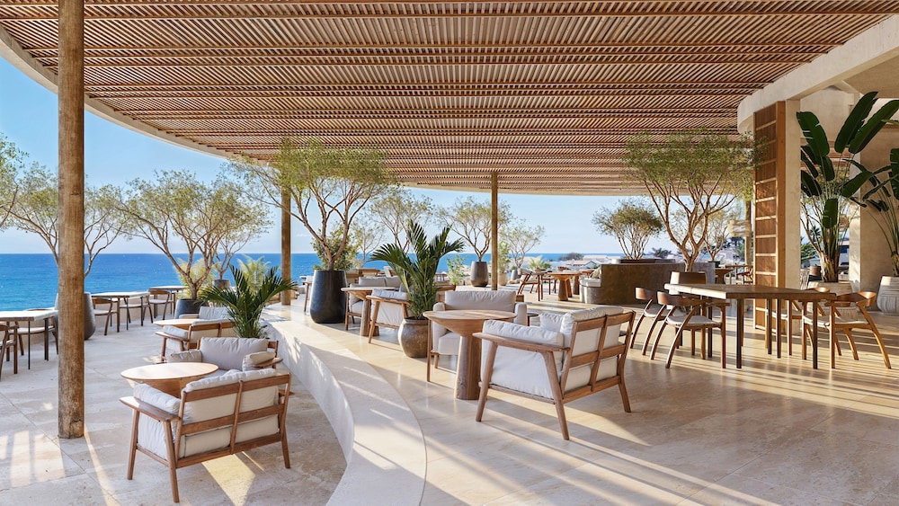 Nana Royal Premium Resort & Spa — Restaurant & bars in Hersonissos
