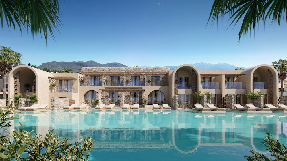 Nana Royal Premium Resort & Spa — Hotel building in Hersonissos