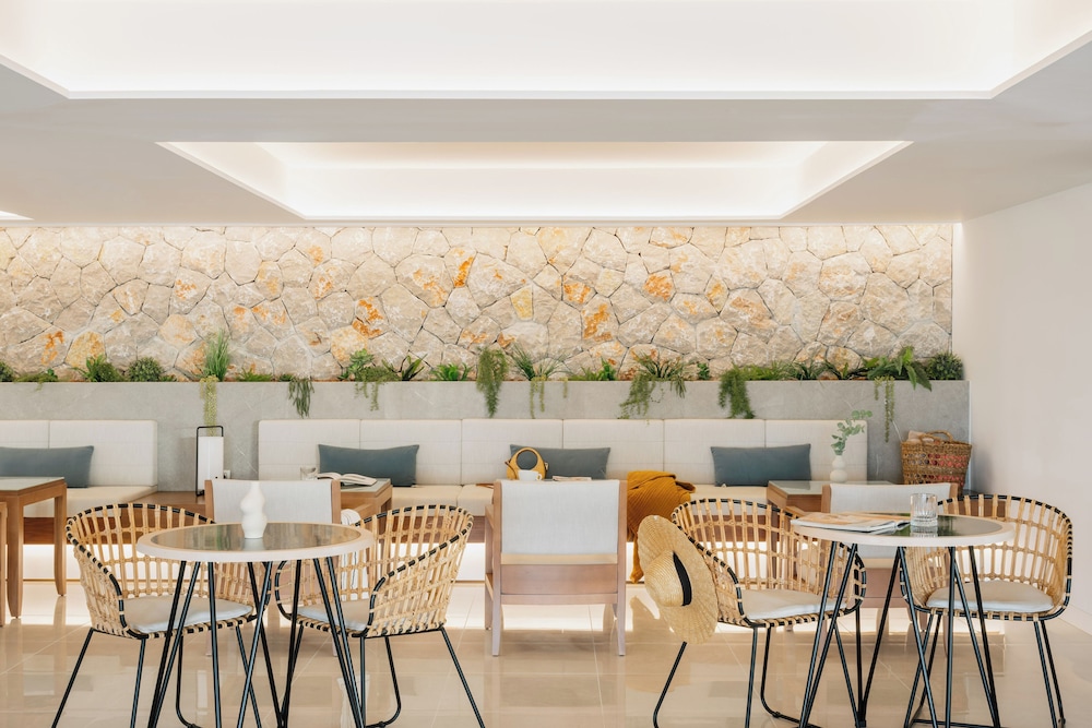 MIM Mallorca Member of Meliá Collection — Restaurant & bars in S'Illot, Balearic Islands