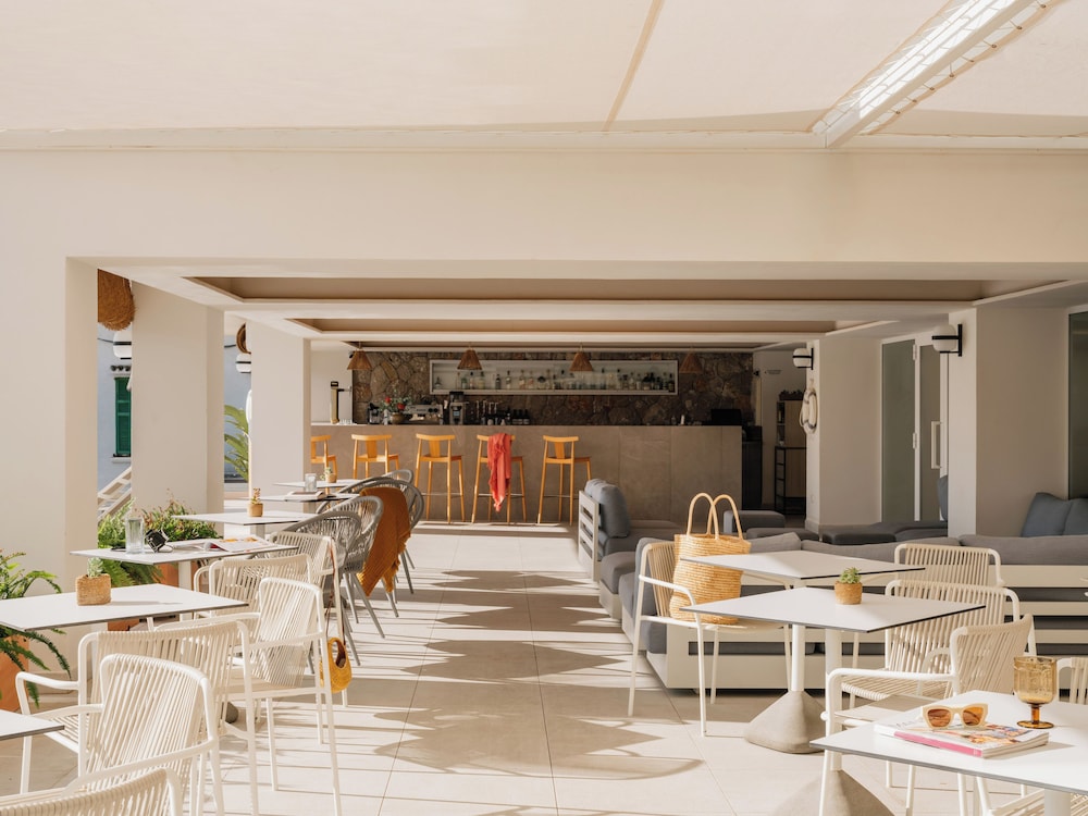 MIM Mallorca Member of Meliá Collection — Restaurant & bars in S'Illot, Balearic Islands