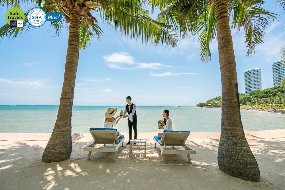 Royal Cliff Beach Hotel Pattaya — Beach in Pattaya, Chonburi