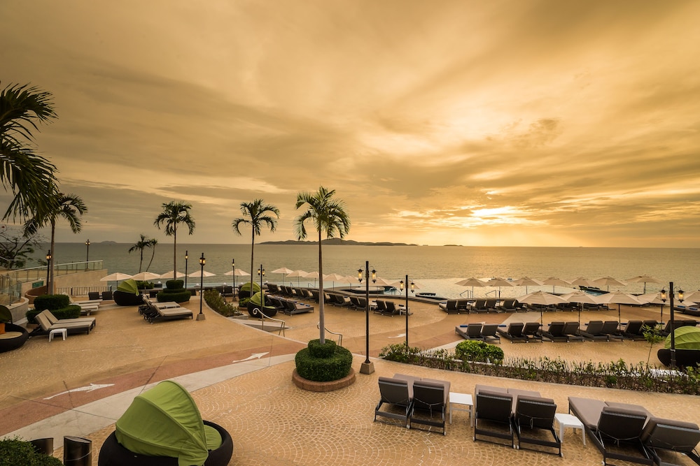 Royal Cliff Beach Hotel Pattaya — Beach in Pattaya, Chonburi