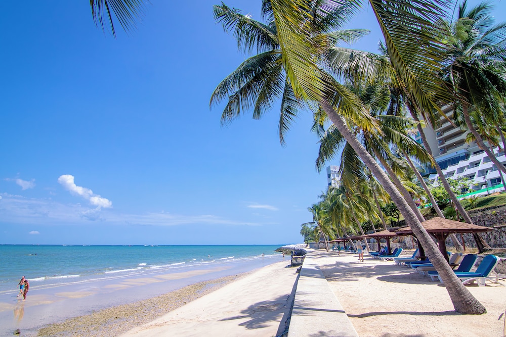 Royal Cliff Beach Hotel Pattaya — Beach in Pattaya, Chonburi