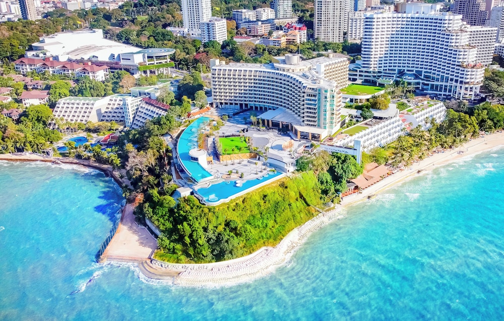 Royal Cliff Beach Hotel Pattaya — Hotel building in Pattaya, Chonburi