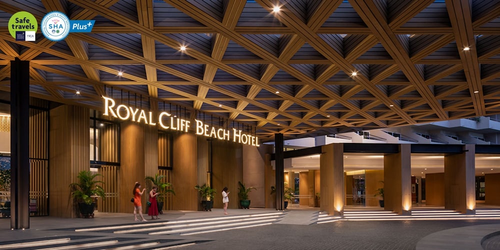 Royal Cliff Beach Hotel Pattaya — Hotel building in Pattaya, Chonburi