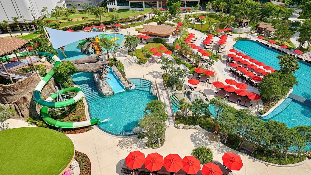 Amari Pattaya — Swimming pool in Pattaya, Chonburi