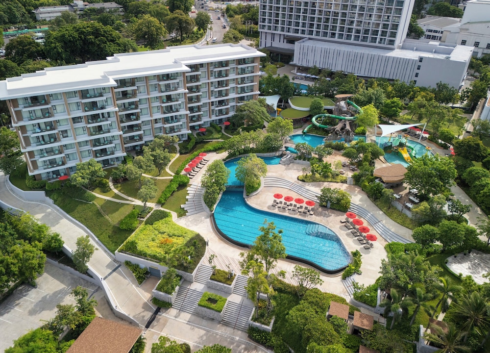 Amari Pattaya — Swimming pool in Pattaya, Chonburi