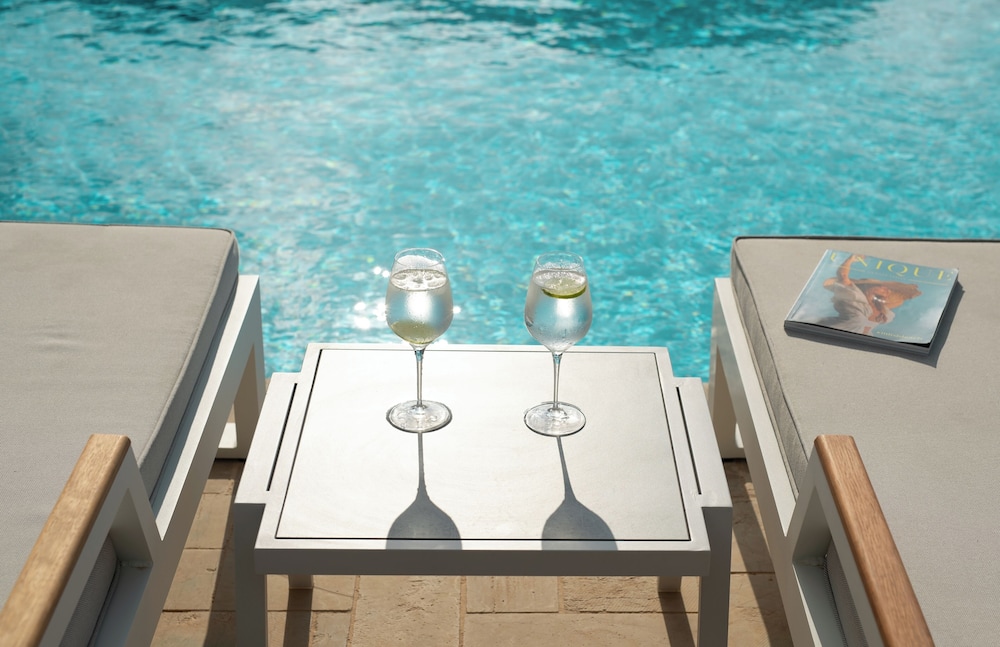 Mitsis Royal Mare — Swimming pool in Hersonissos