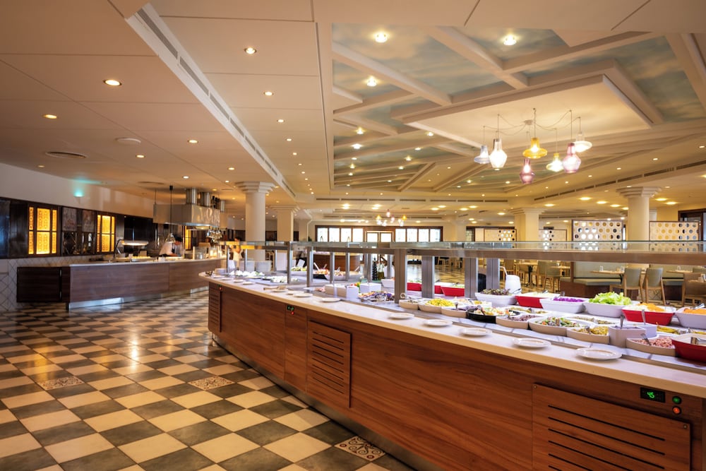 Mitsis Royal Mare — Restaurant & bars in Hersonissos
