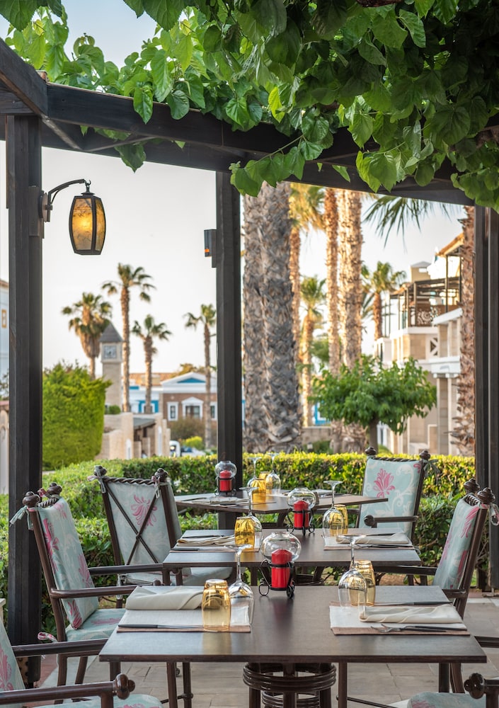 Mitsis Royal Mare — Restaurant & bars in Hersonissos