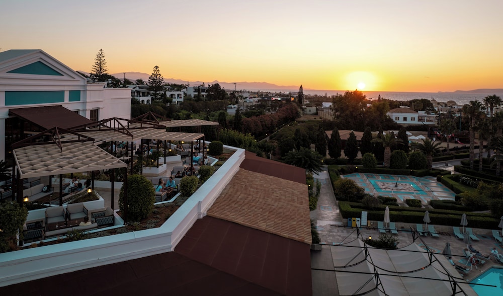 Mitsis Royal Mare — Restaurant & bars in Hersonissos