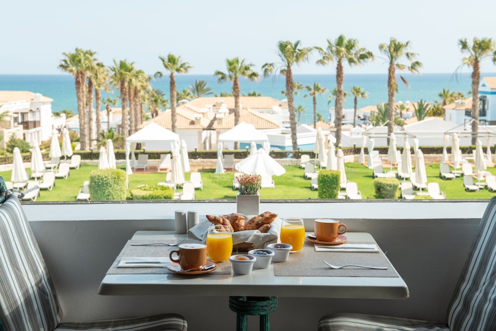 Mitsis Royal Mare — Restaurant & bars in Hersonissos