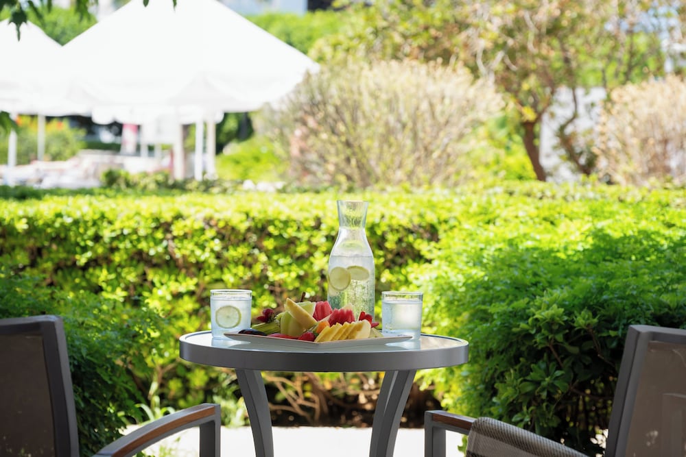 Mitsis Royal Mare — Restaurant & bars in Hersonissos