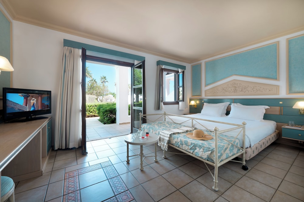 Mitsis Royal Mare — Hotel rooms in Hersonissos