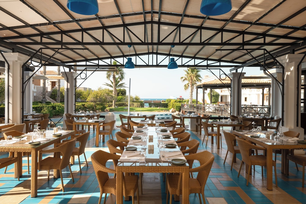 Mitsis Royal Mare — Restaurant & bars in Hersonissos