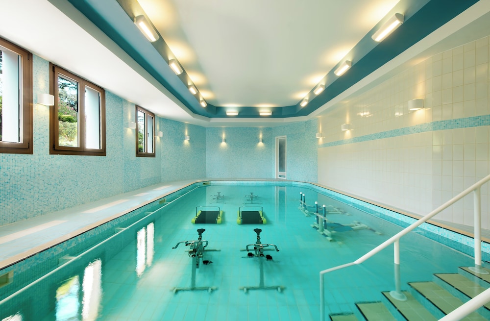 Mitsis Royal Mare — Swimming pool in Hersonissos