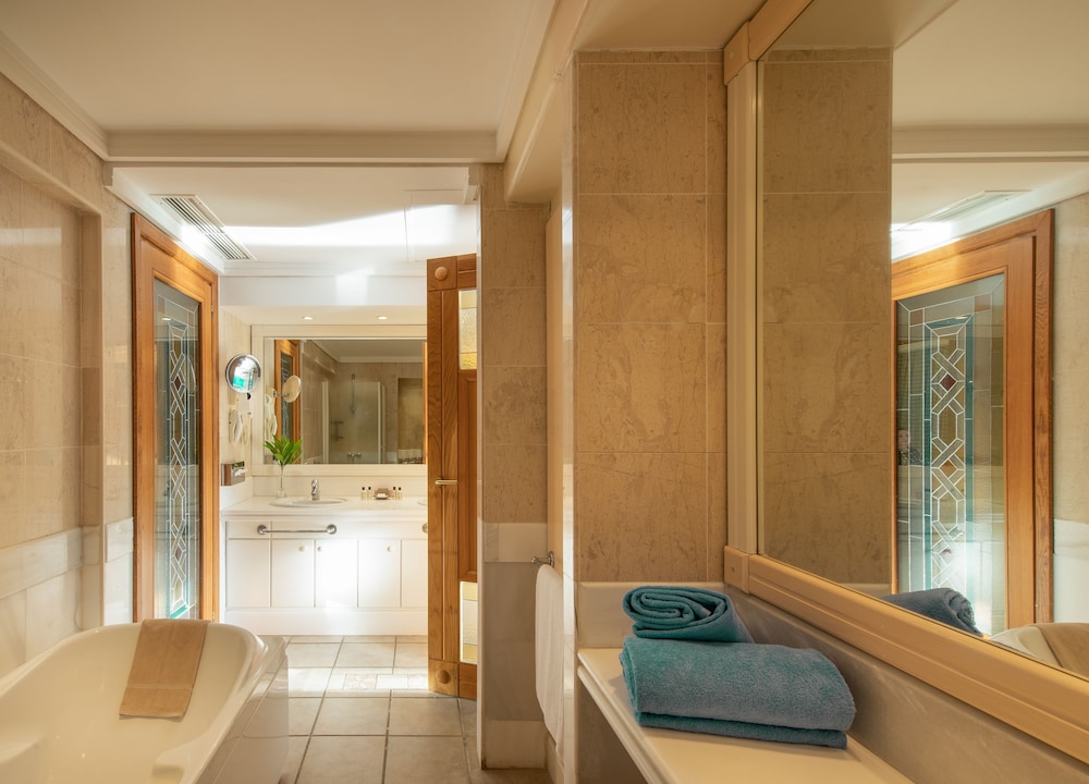 Mitsis Royal Mare — Hotel rooms in Hersonissos
