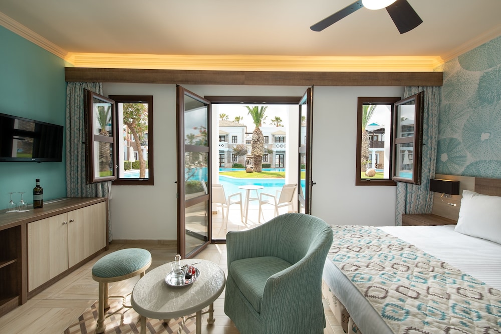 Mitsis Royal Mare — Hotel rooms in Hersonissos